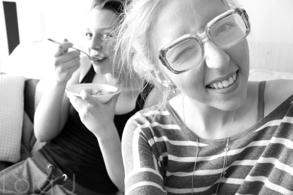 black and white, girls party, food, blogger, lola-j, andy, friends, sisters, crazy, fail, fake sunglasses, smile, fun,